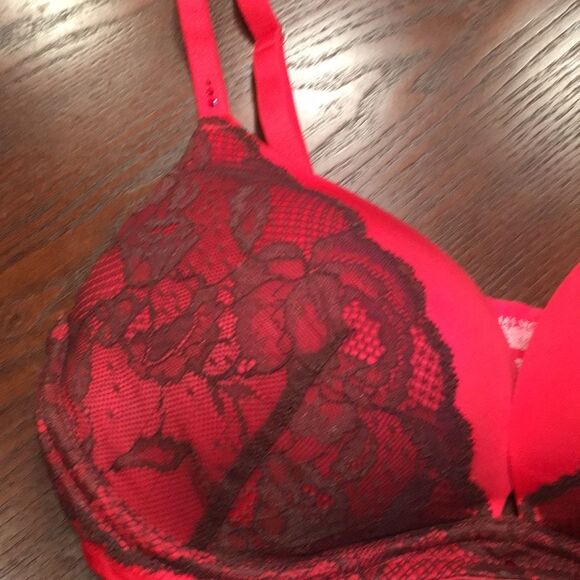 Victoria’s Secret Biofit Push Up Bra - Picture 2 of 5